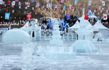 안동 암산얼음축제&amp;#44; 썰매&amp;#44; 빙어낚시&amp;#44; 송어잡기&amp;#44; 자연 그대로의 아름다움을 간직한 안동 암산에서 개최되었습니다.