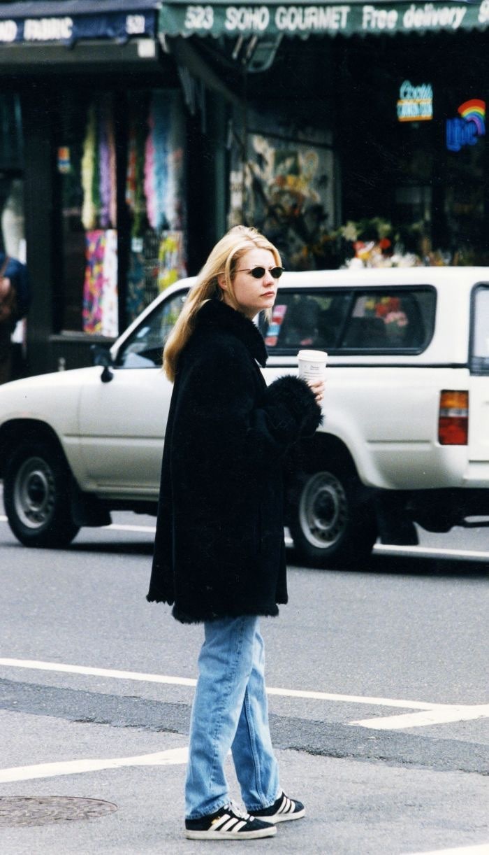 조용한 럭셔리_기네스 팰트로 미니멀리즘 관련 사진