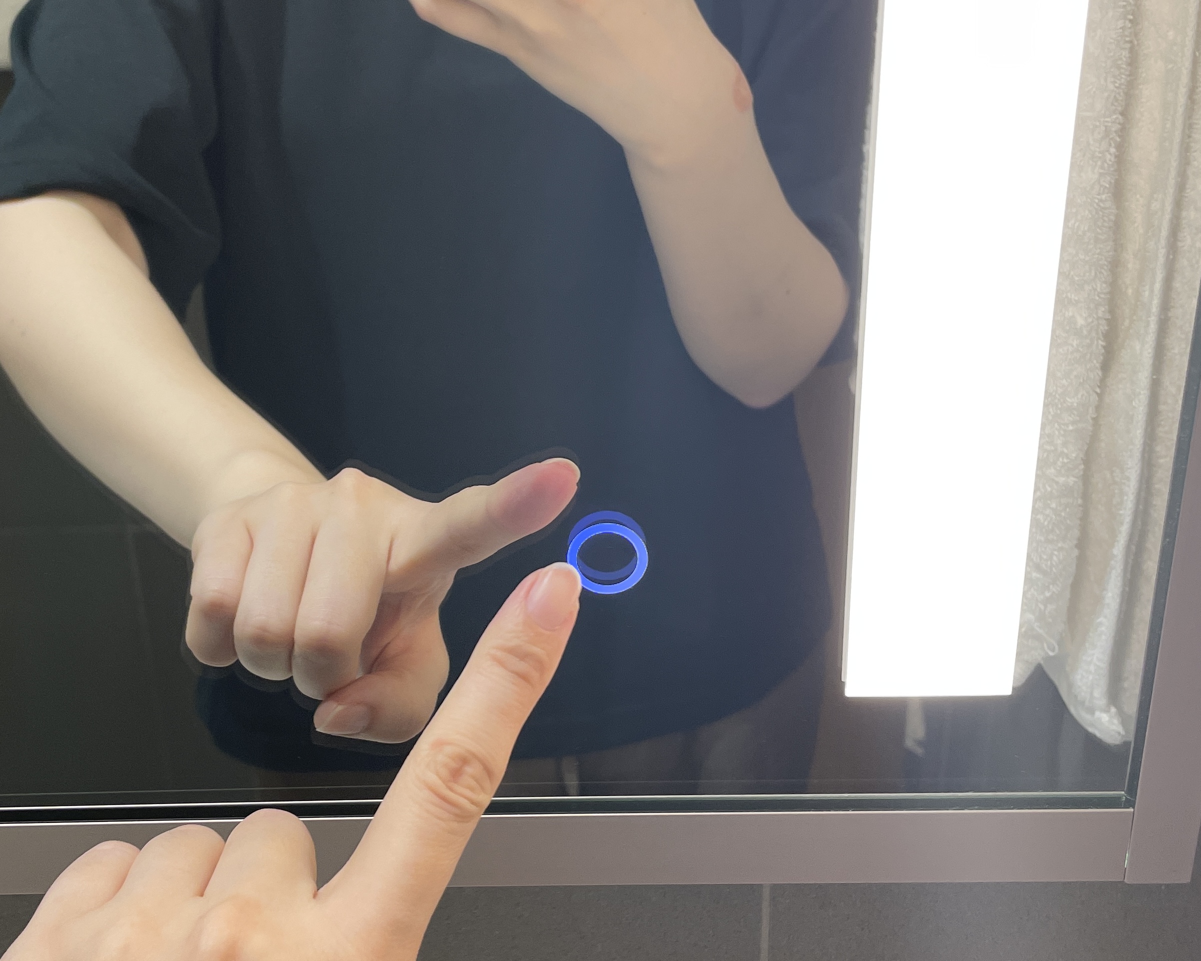 조명을 킨 후 모습.