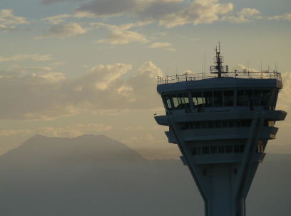 하늘의 지휘자, 공항 관제탑 근무자의 시선