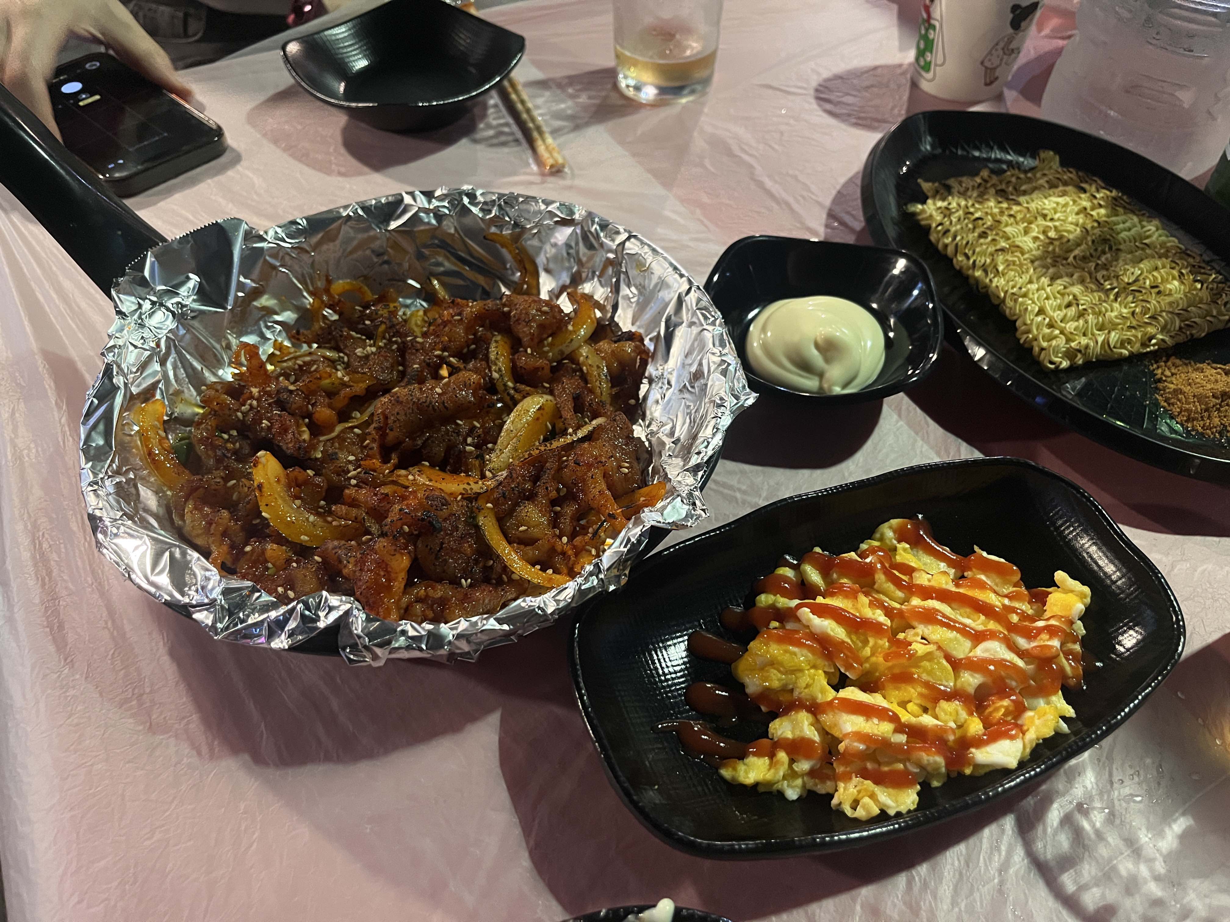 꽁냥포차 기본안주와 메인안주 닭발