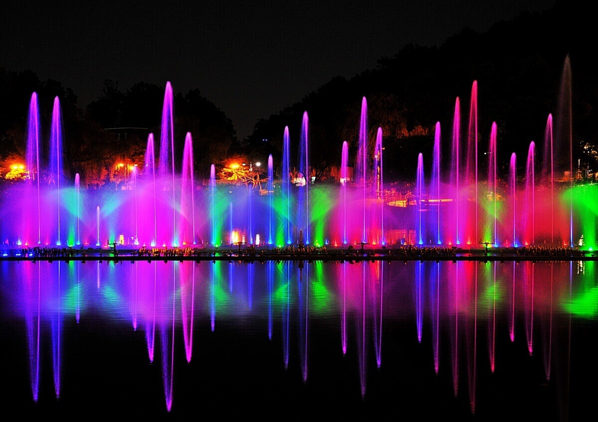 보라매공원 놀이터의 다양한 시설들