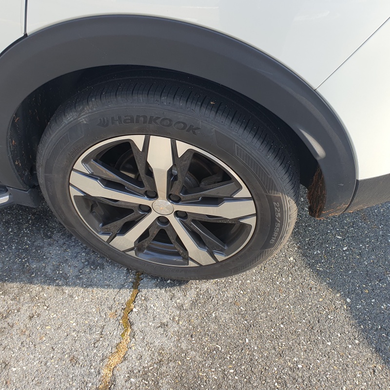 자동차-타이어-전체적인-모습