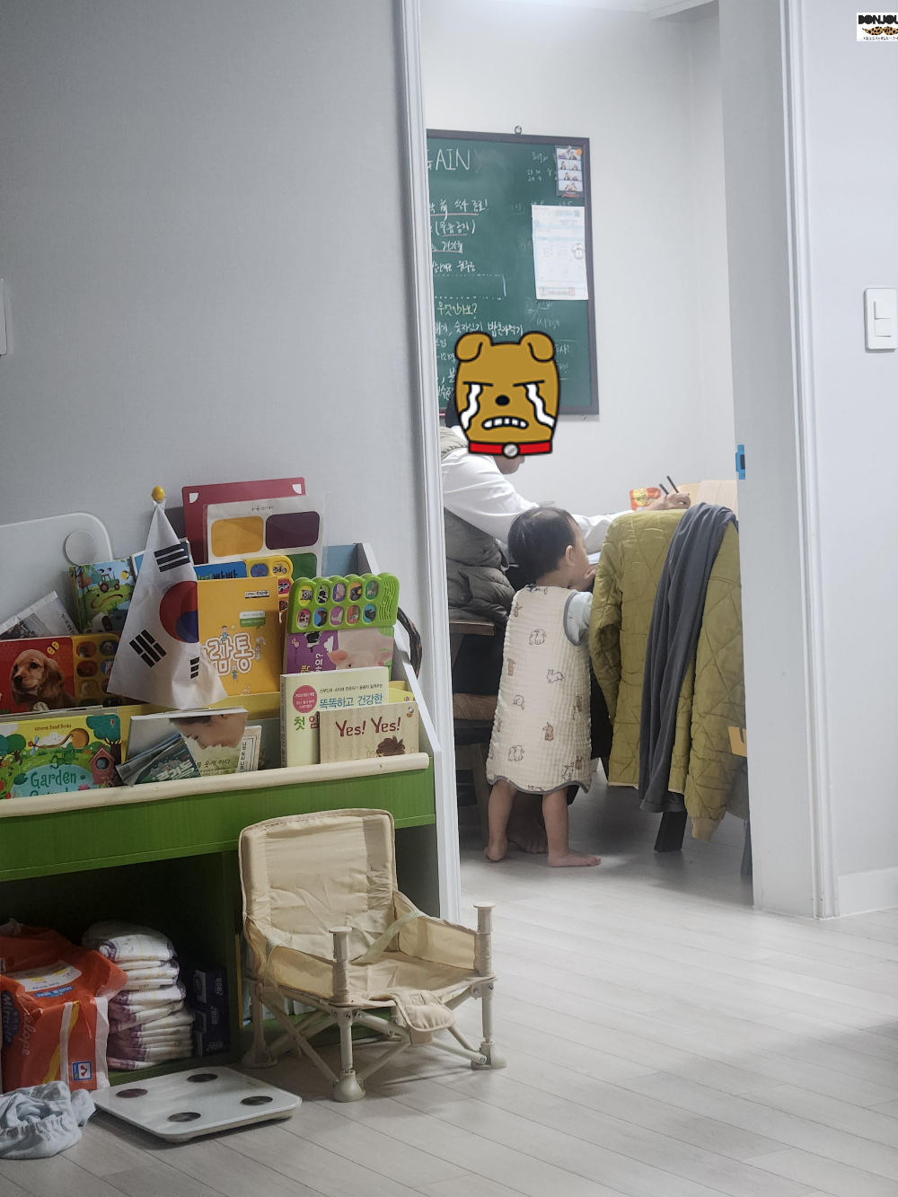 아기 눈높이 맞춰 대화하는 부모 언어발달 자극 방법