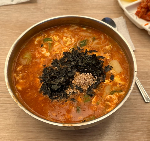 동네한바퀴 호떡 홍합 장칼국수 강원도 동해