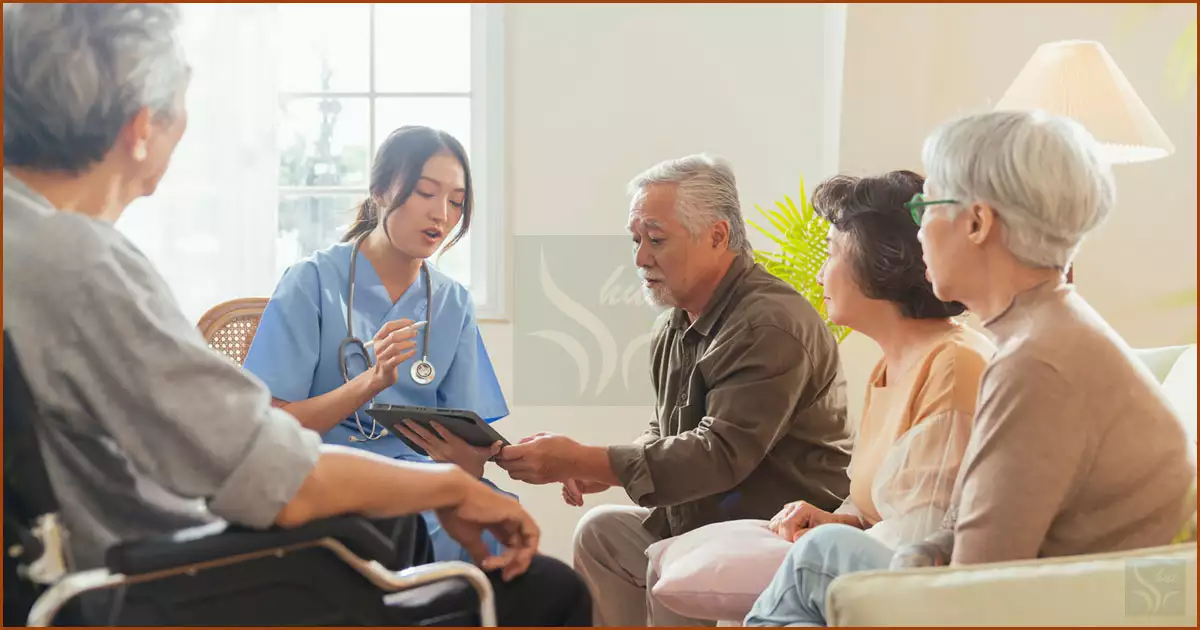 데이케어센터 주간보호센터에 모여있는 어르신들