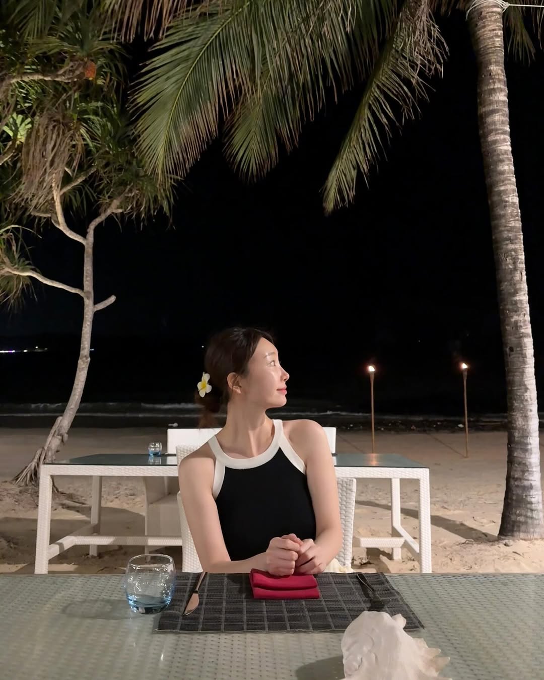 이지현 아나운서 야자수 아래 야경