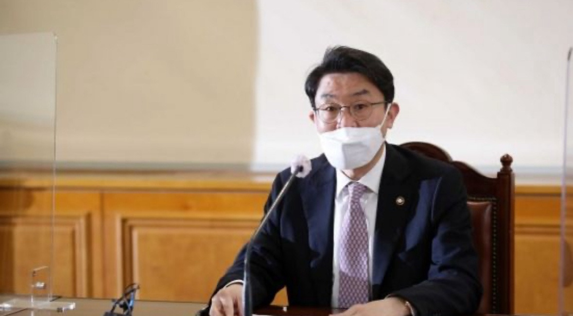 이억원 차관 경력