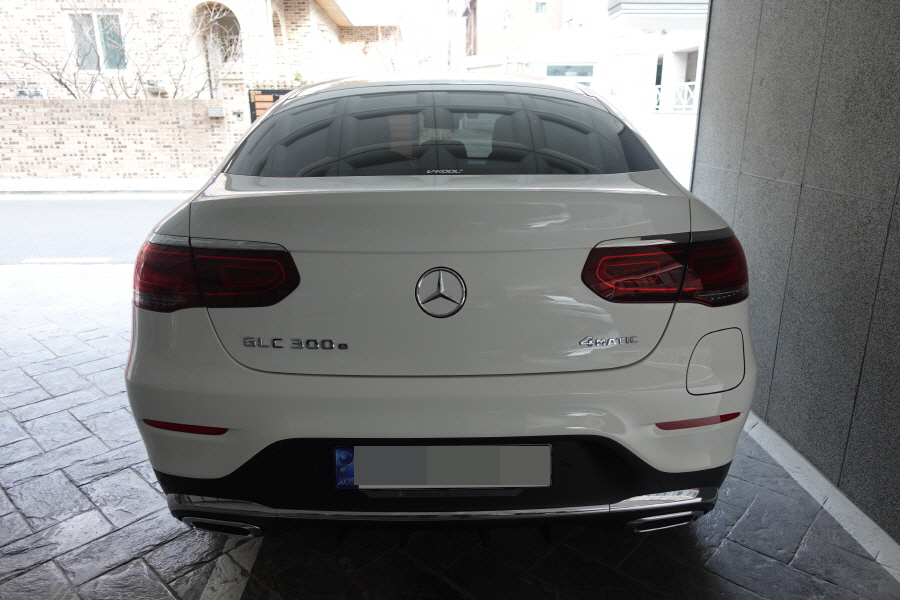 GLC 300e 쿠페 외부디자인 뒷모습