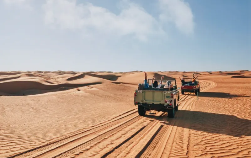 10월 두바이 여행, 추석 두바이 여행, 두바이 가족여행, 두바이 사막 사파리, 두바이 몰, 두바이 여행 복장, 10월 두바이 날씨, 10월 두바이 여행 복장, 두바이 가족여행 옷차림, 두바이 일몰 시간, 두바이 야경 명소, 부르즈 칼리파 전망대, 10월 두바이 여행 일정 추천, 두바이 가족여행 코스