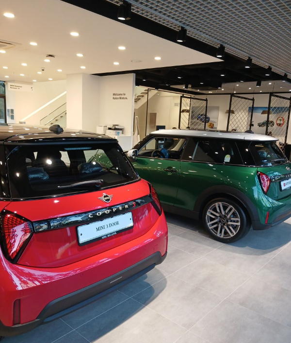 전시장 미니쿠퍼 후면