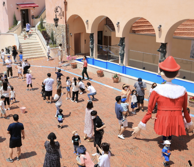 이탈리아 마을 거대 피노키오