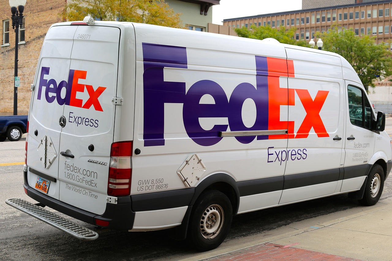 FEDEX 운반 차량