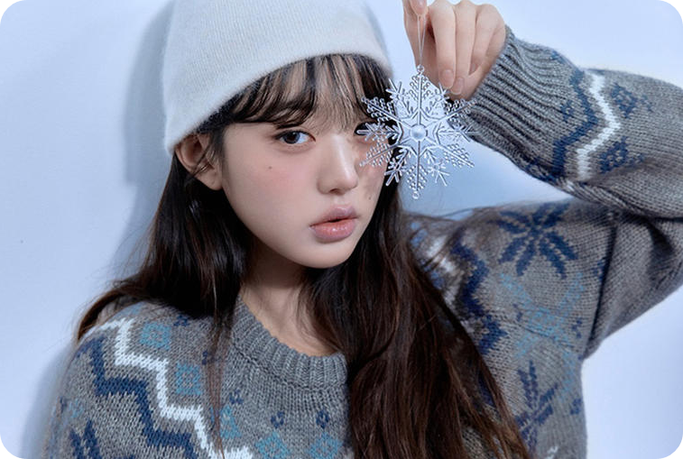 장원영의 겨울 화보, 눈송이 미모를 담다 [사진 로라로라 제공]