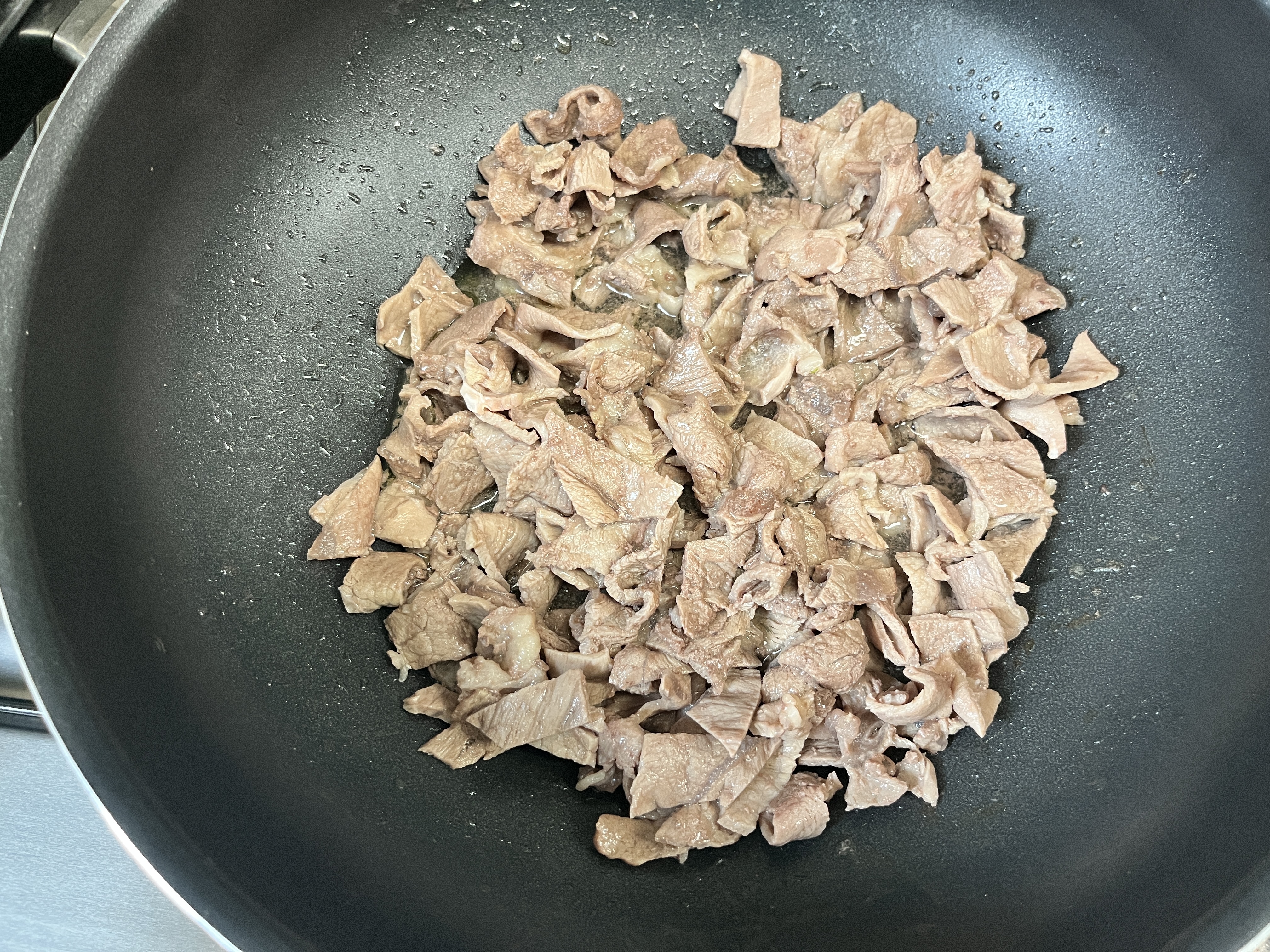 구운고기 잘게 잘라주기