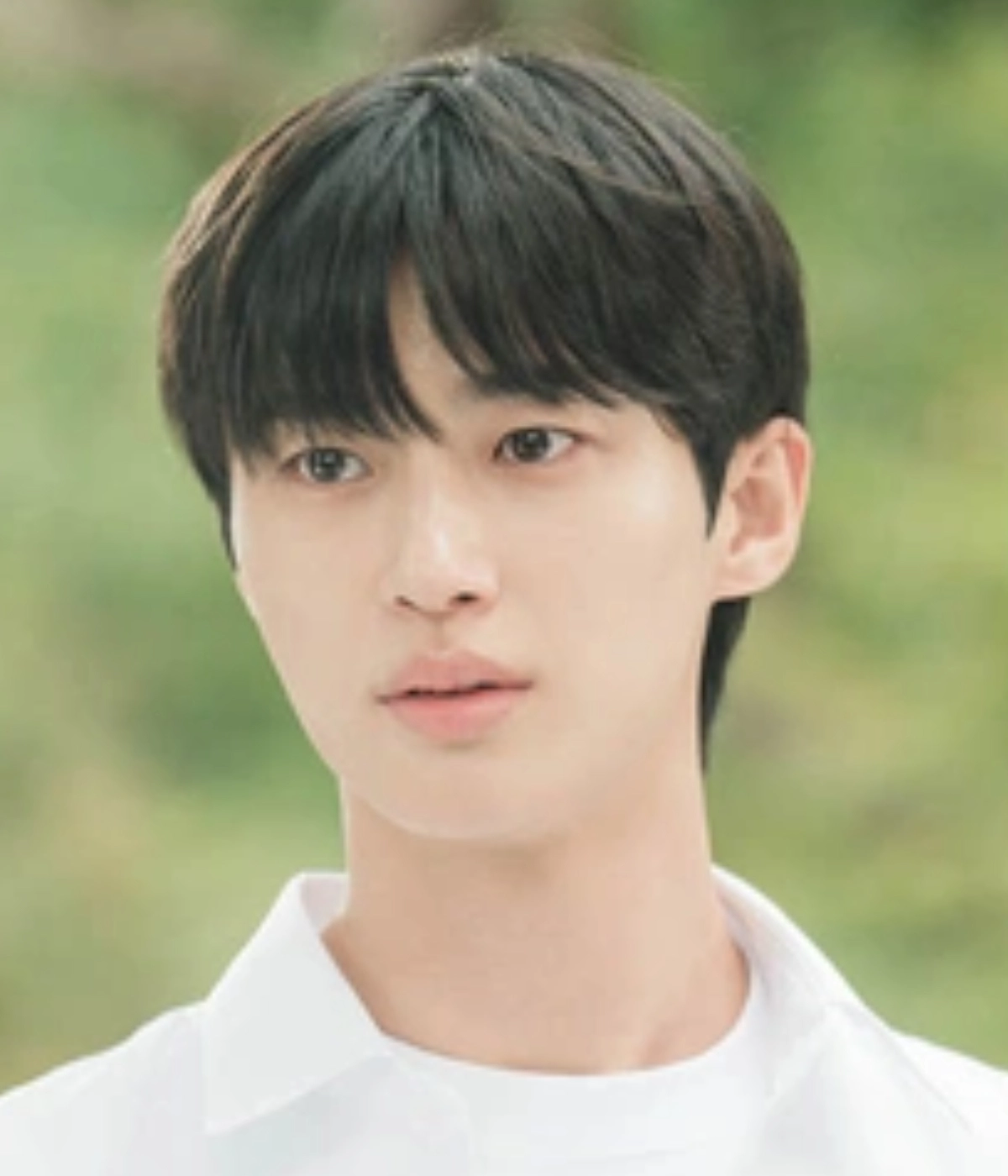 교복입은 배우 변우석