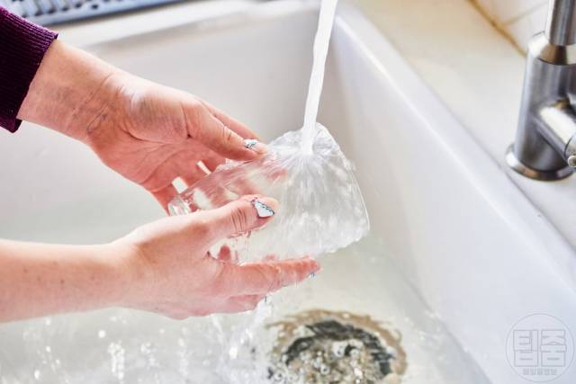 뿌연 유리컵 투명하게 유리잔 하얀얼룩 와인잔물자국 제거