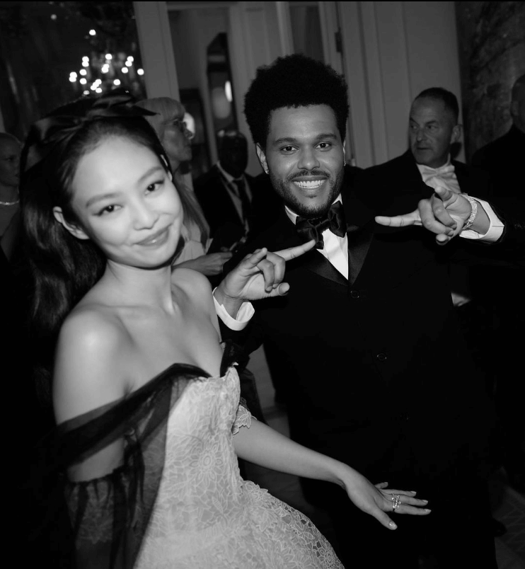 제니와 위켄드 사진