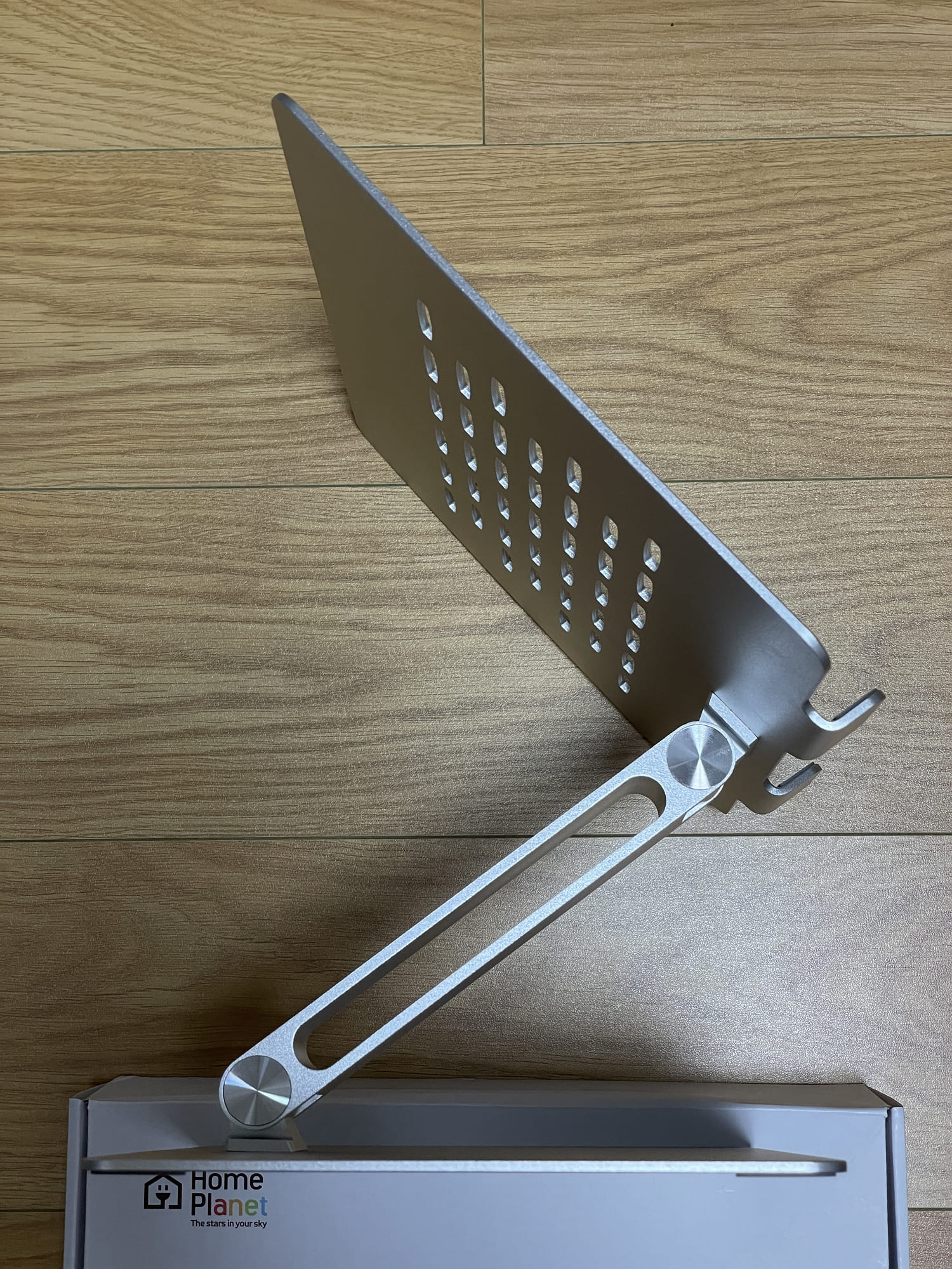 노트북 거치대 각도 조절 모습