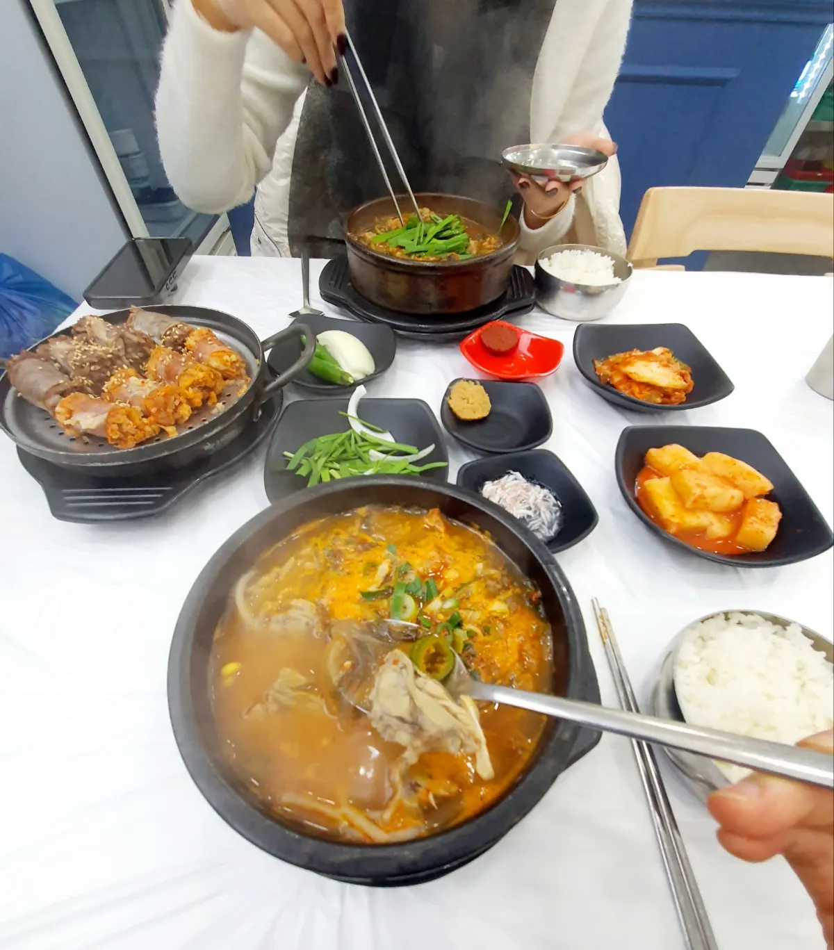 내조국-봉산점에서-지인과-식사