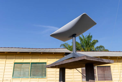 스타링크 서비스의 역할과 기술적 특징 및 글로벌 영향력.