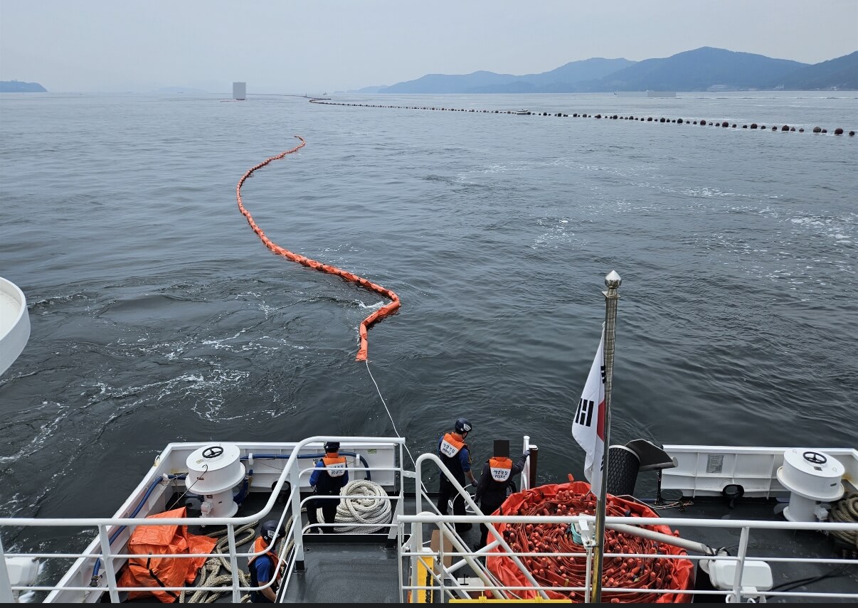 &ldquo;신고만 해도 최대 300만원! 해양오염 포상금 제도 총정리&rdquo;