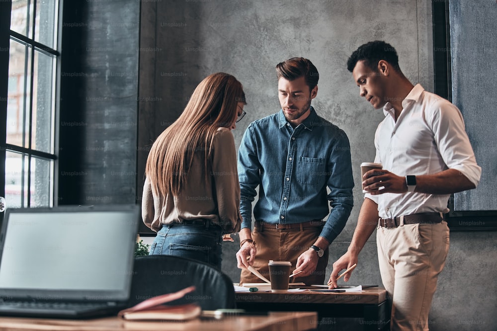 비즈니스 캐주얼 착용 예시