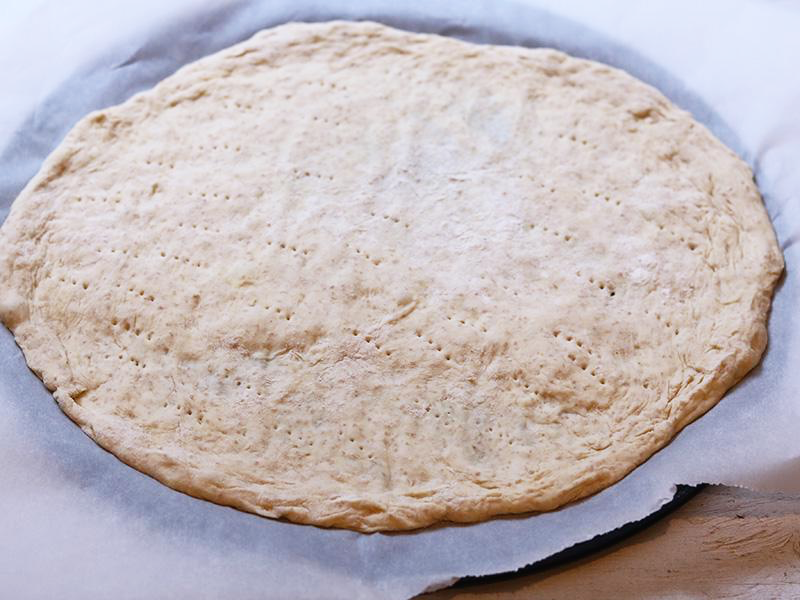 넓게 스트레치 해준 피자도우