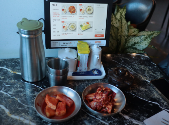 생방송 오늘N 인천 중구 한우사골 칼국수와 무한리필보쌈