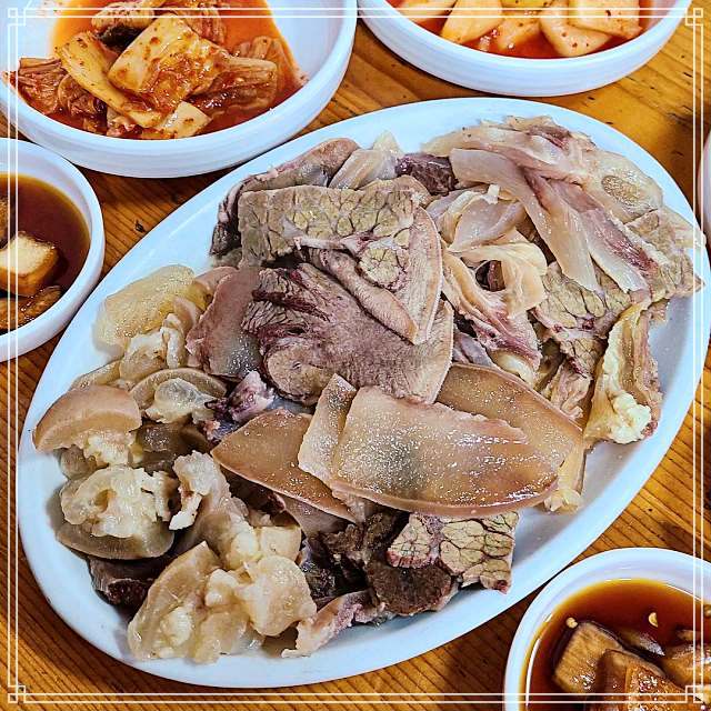토요일은 밥이좋아 토밥좋아 인천 신포시장 스지탕, 날달걀 토핑 설렁탕 맛집