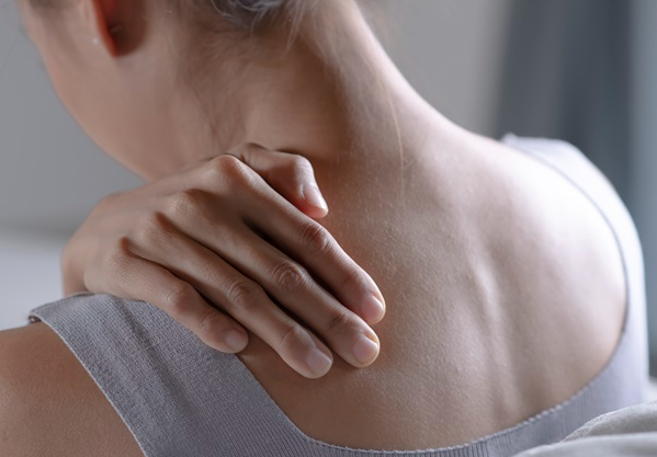 회전근개 어깨통증 세라밴드운동 어깨운동 오십견 어깨재활 근육강화 통증관리 자가치료 물리치료