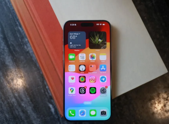 iPhone 15는 기존 모델 대비 배터리 수명(이미지출처-engadget)