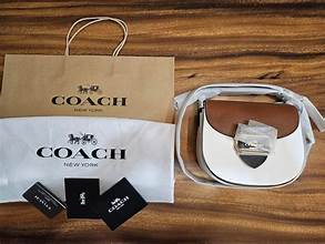 어포더블 럭셔리 (Affordable Luxury): 합리적인 가격으로 누리는 명품의 가치