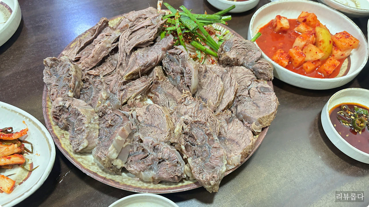 향교나주곰탕 수육