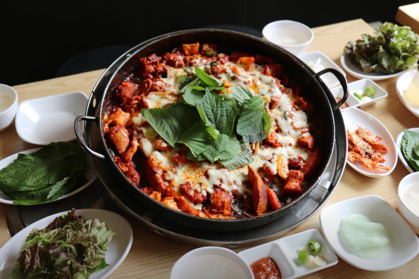 다산신도시 맛집 추천! 유정춘천닭갈비막국수에서 폭탄 치즈 사리 꼭 먹어야 하는 이유