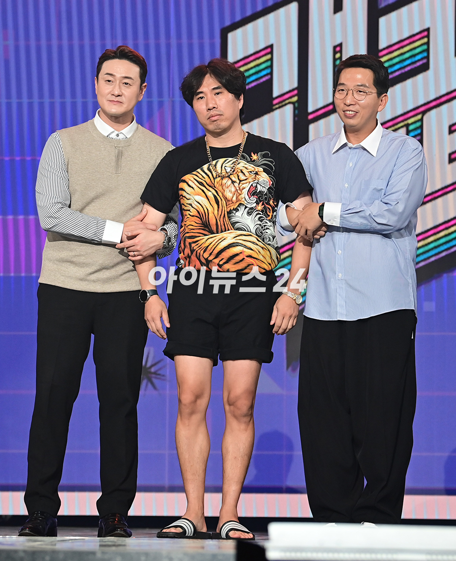 코미디언 김원효-정태호-정범균이 1일 오후 서울 영등포 여의도 KBS 별관에서 열린 KBS 2TV &#39;개그콘서트&#39; 기자간담회에 참석해 포토타임을 갖고 있다. [사진=정소희 기자]