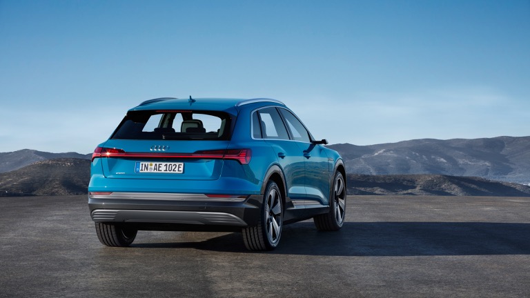 e-tron 55 quattro 뒷면 사진 출처 아우디 홈페이지