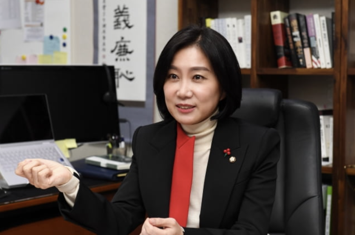 허은아17
