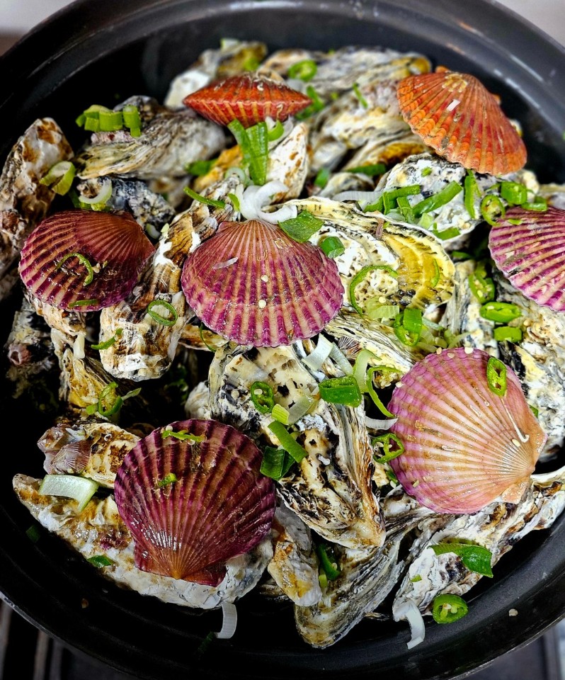 서울 중구 조개구이 맛집 신당조갯집, 방문객들이 극찬한 메뉴