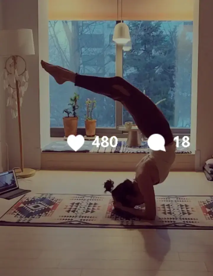 배우-김지호-요가하는-모습-사진