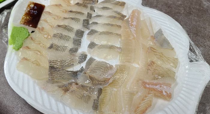 내돈내산 혼술 광어회 도다리회 안주 저녁식사