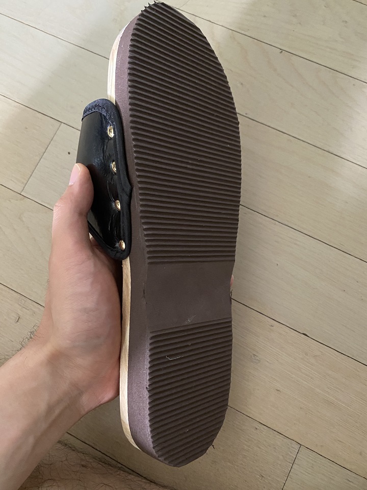 슬리퍼-바닥-모습