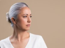 흰-머리-나는-이유-4