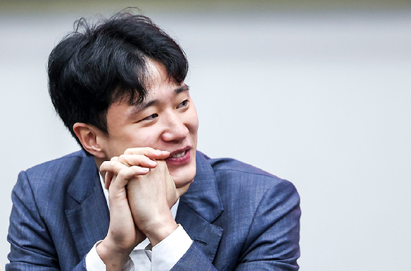 프로농구 선수 허웅이 전 여자친구를 협박 혐의 등으로 경찰에 고소한 가운데, 그 상세한 이유를 밝혔다. 사진은 허웅. [사진=뉴시스]