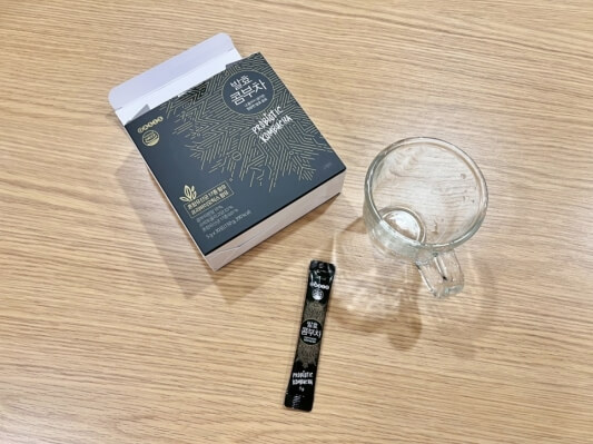 스틱과 물컵 사진