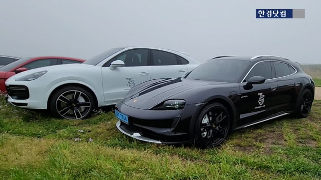 포르쉐 &#39;타이칸 터보 크로스 투리스모&#39;