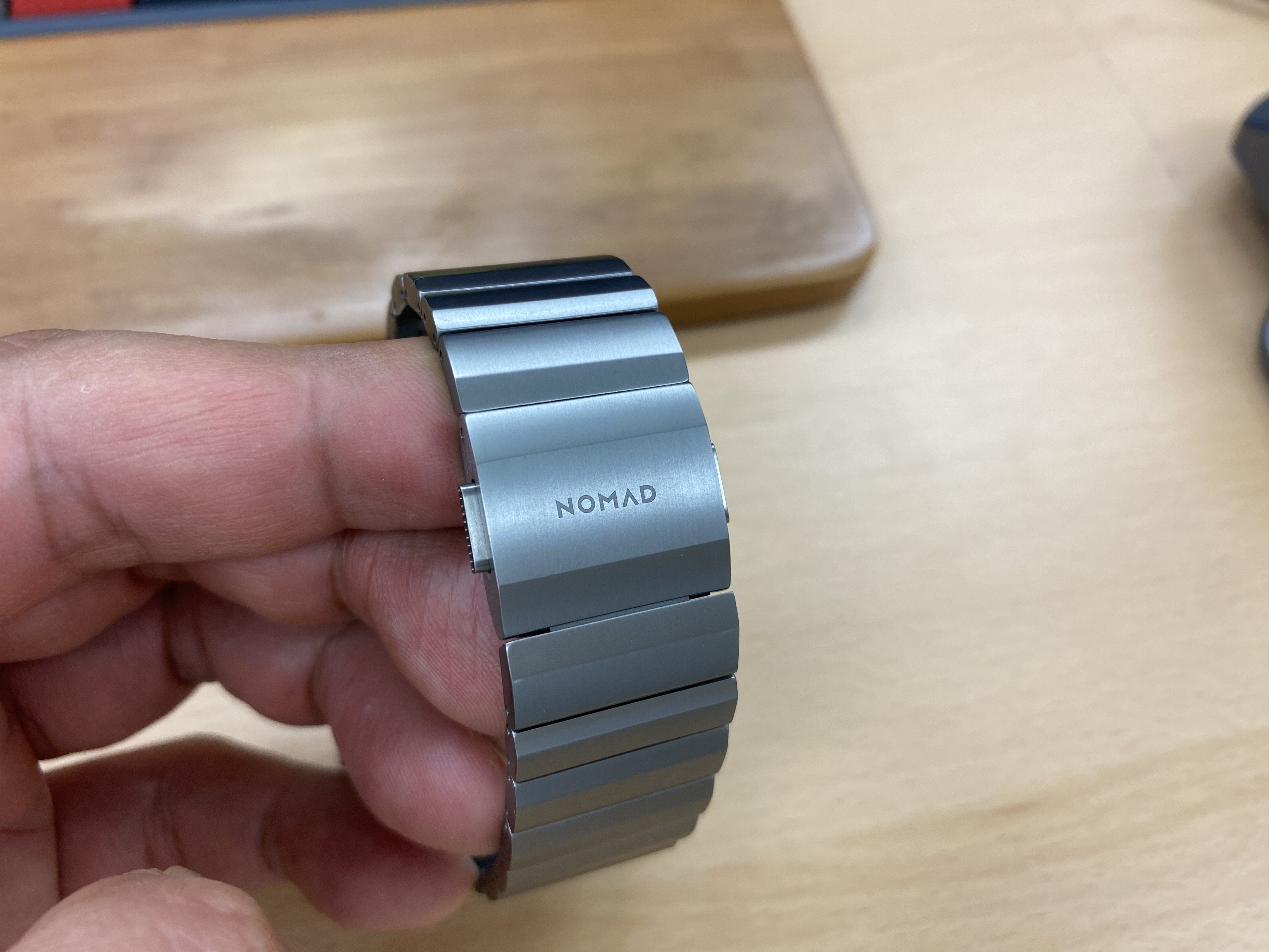 노마드 티타늄 밴드 v2 - 이중잠금