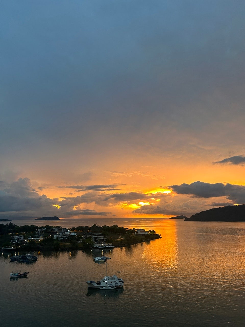 코타니카발루 석양의 모습