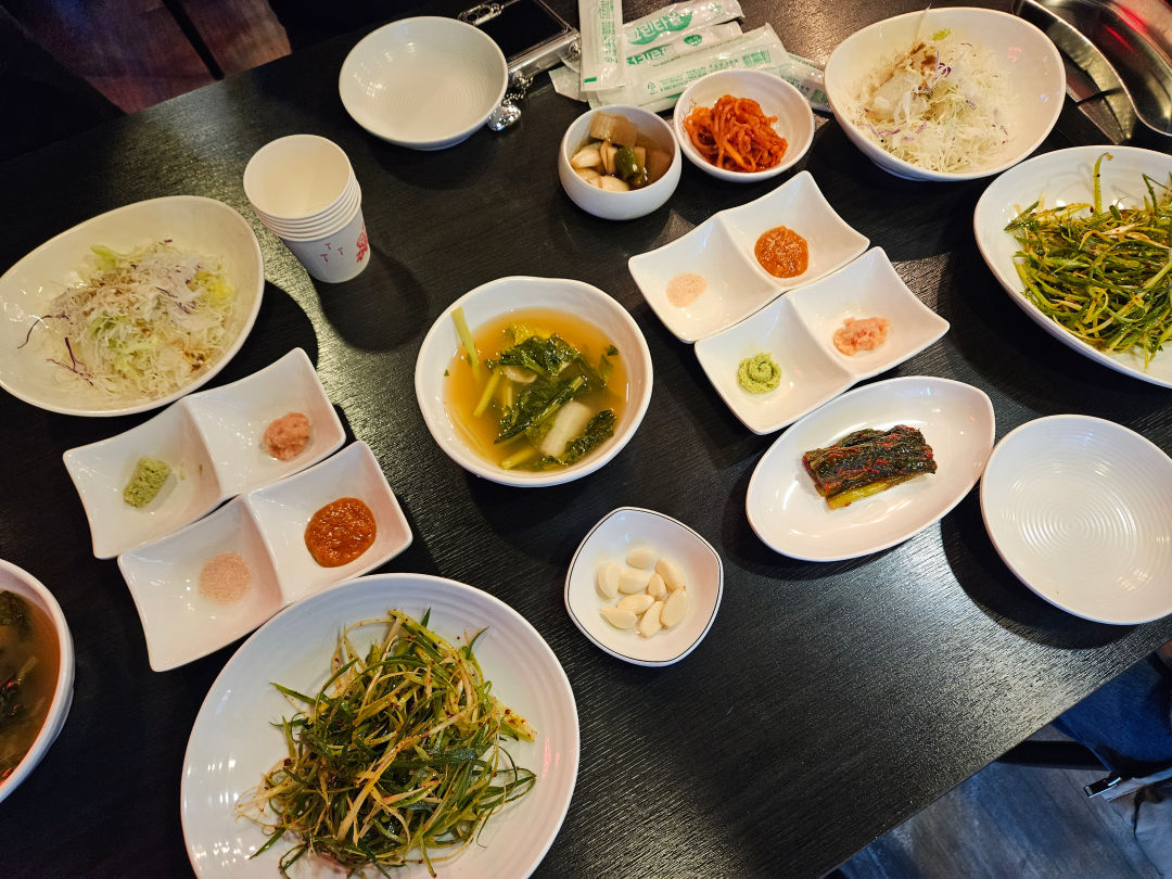 짚불구이 본가 밑반찬