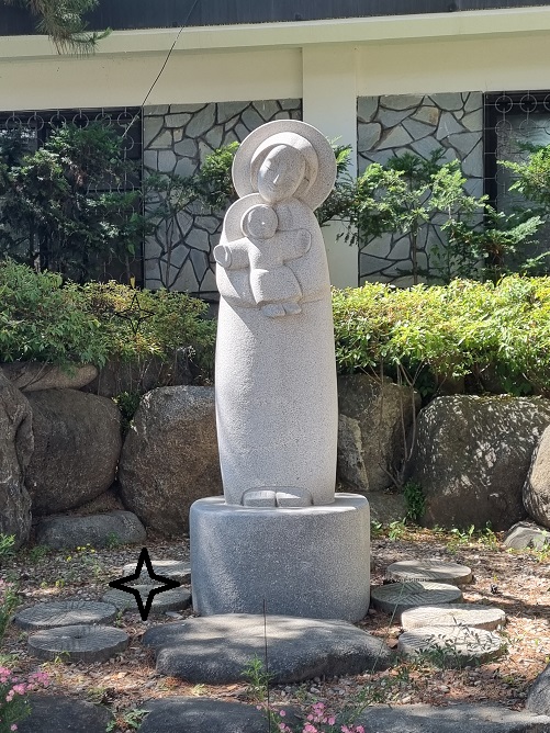 춘천 후평동성당 성모동산 성모상 사진